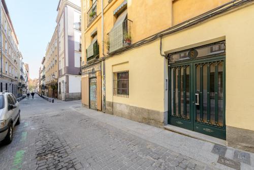 Estudio de 20m2 - Pº del Prado a 200m