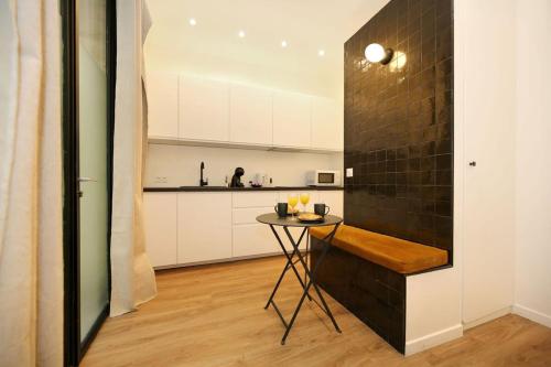 Studio fonctionnel tout equipe Batignolles - 2P