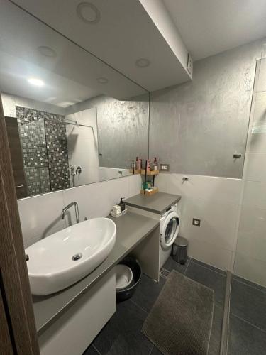 Milka 2Bedroom Apartment near beach, Makarska