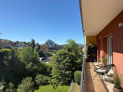 Iconic Lugano - New Modern Apartment with Free Garage and Private Balcony - Mountain View, Fast Wifi and Dedicated Workspace