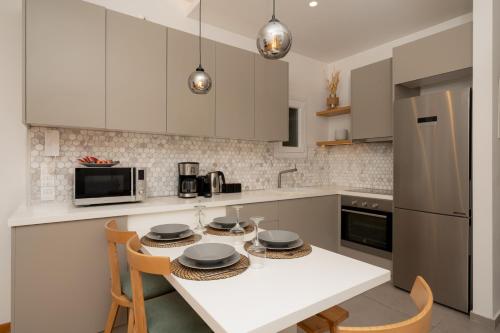 Prime 3BR Pangrati - Steps to Stadium by TwentyTwo
