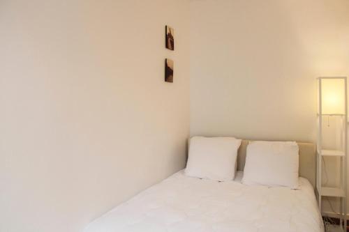 Cozy & Bright Apartment on Rue Saint-Maur
