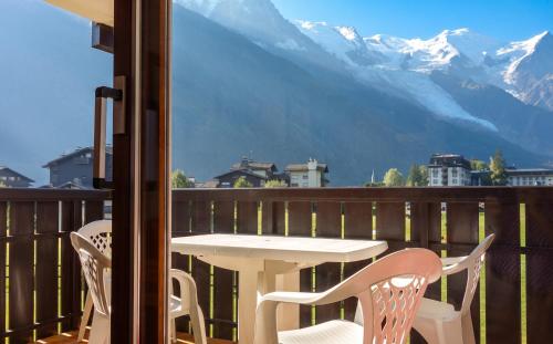 Appartement confortable à Chamonix-Mont-Blanc avec balcon