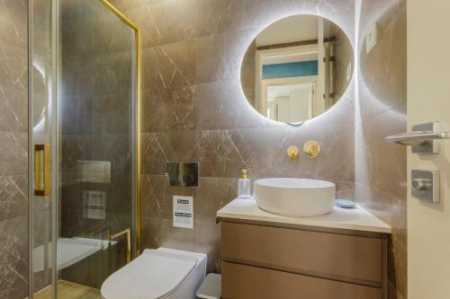 Modern and Luminous Flat in Central District