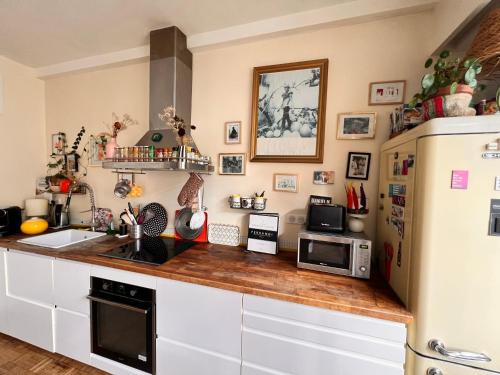 Sunny Apartment Port Old Town FREE Private Parking - Clim & Balcony