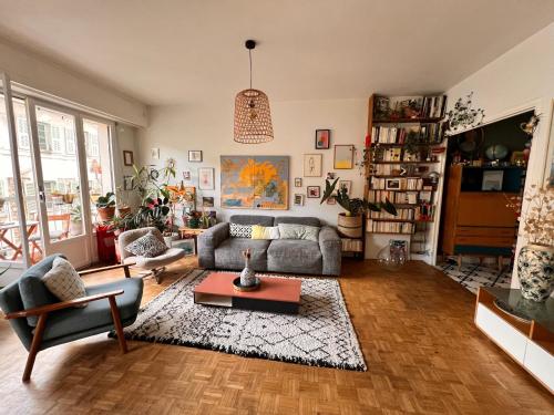 Sunny Apartment Port Old Town FREE Private Parking - Clim & Balcony