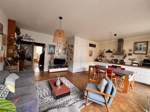 Sunny Apartment Port Old Town FREE Private Parking - Clim & Balcony
