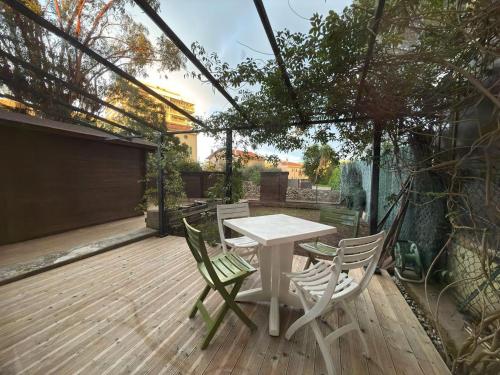 Cannes Apartment with Private Garden Courtyard, Quiet, Central & Near Beaches
