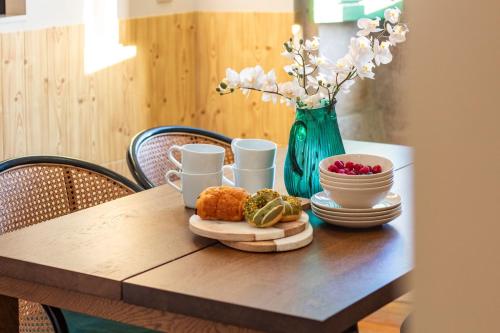 4BR w 200yrs of history in Porto by LovelyStay