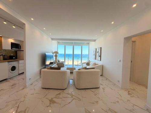 Apartamento Moderno Frente Mar para 6 Pessoas