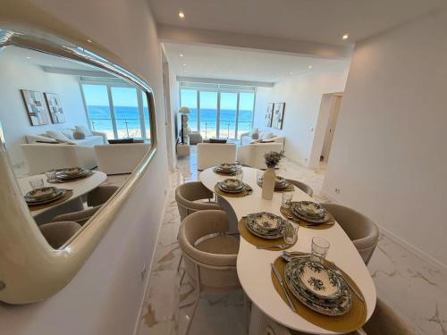 Apartamento Moderno Frente Mar para 6 Pessoas