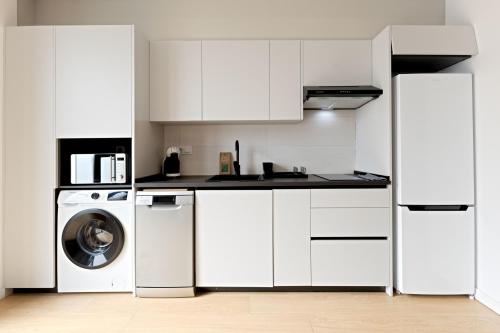 Delfín - Entire Apt - Near Beach and Stadium by Río Turia Apartments photo 5