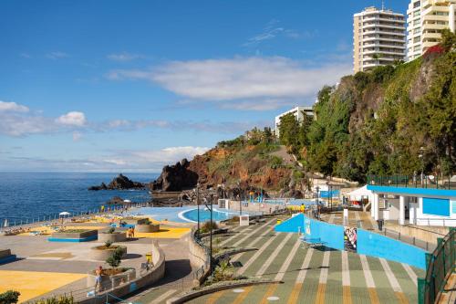 Premium quiet apt Funchal seafront Oceanbreeze