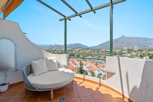 High-End 2 Bedroom Sea View Apartment in Puerto Banus