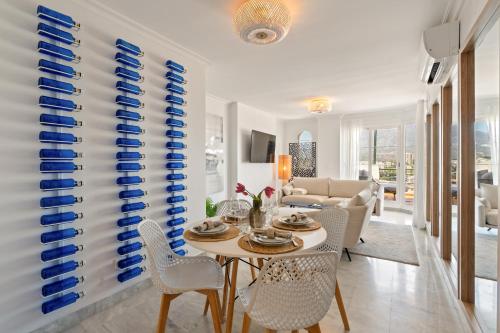 High-End 2 Bedroom Sea View Apartment in Puerto Banus