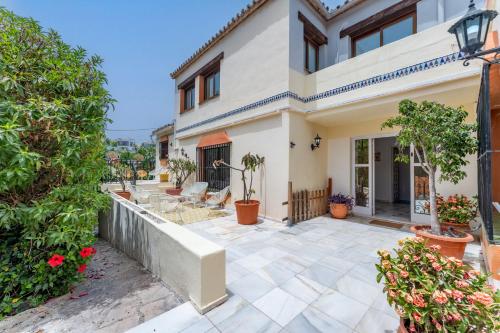 Villa Pool & Garden - Private Swimming Pool
