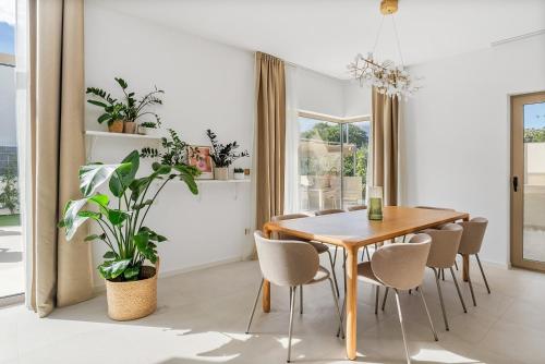 Villa Veluri with 4 bedrooms and heated pool
