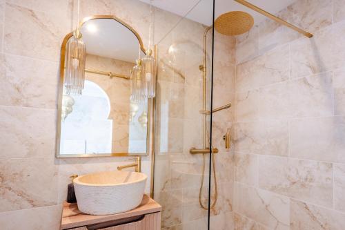 Jardin d'Orient - Love, Spa & Terrasse Privative