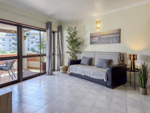 #411 Sunny 1BR Apartment Near the Beach