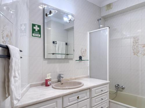 #411 Sunny 1BR Apartment Near the Beach