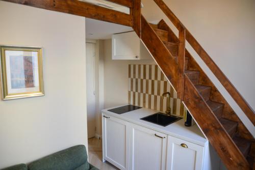 Compact Modern Studio