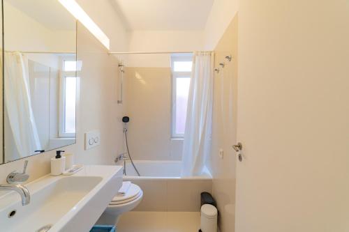 Cozy & Modern Apt In Historic Center Of Lisbon