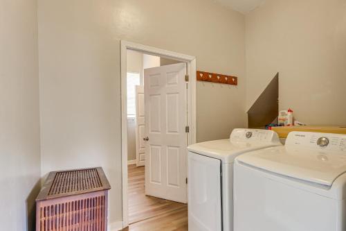 a laundry room with a washer and dryer at Mtn Views & Idyllic Setting! Clifton Forge Retreat in Clifton Forge