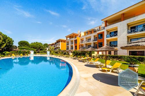 Corcovada Signature - Dream Lodging