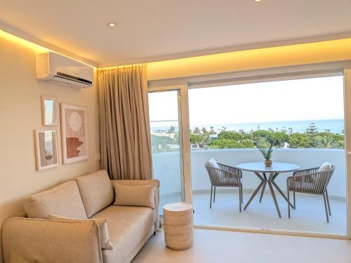 Studio Magnolia by Studiomarbella con vistas al mar