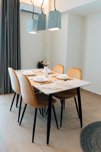 Central Twins Apartments