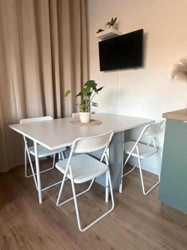 Studio 4 personnes avec terrasse, piscine et tennis