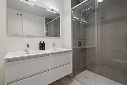 Luxury 2BR in Camarate Hills - Pool and Garden