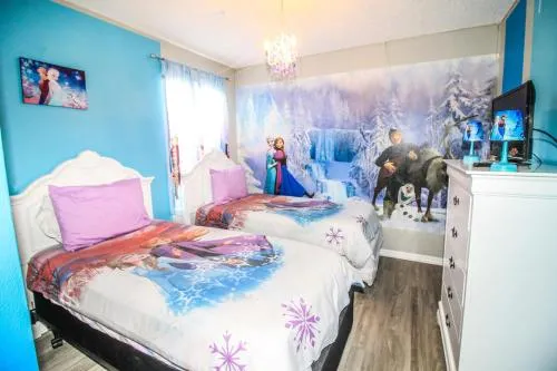 Disney Dream Themed Rooms Pool and Games photo 1