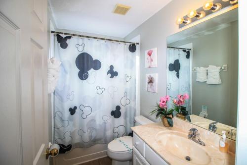 Disney Dream Themed Rooms Pool and Games photo 47