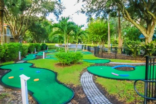 Disney Dream Themed Rooms Pool and Games photo 59