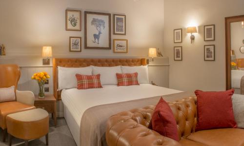 Letto o letti in una camera di De Vere Tortworth Court