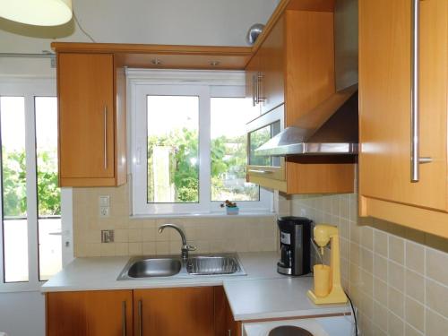 Sweet Apartment in Nea Chora, Balcony & Mountain View, Steps from the Sea