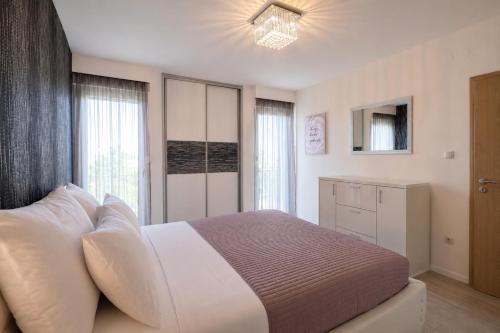 Lavender Apartment Žnjan -10 min walk to Žnjan Beach, Split