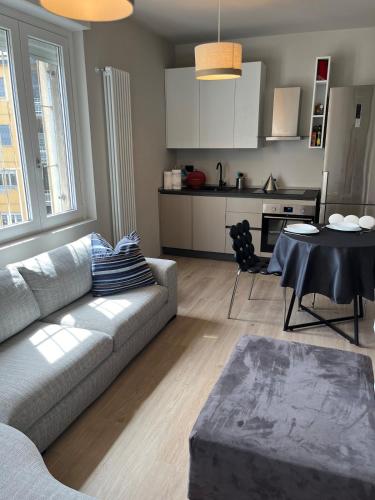 Brand new two-room apartment, between Brera and Repubblica Centrale