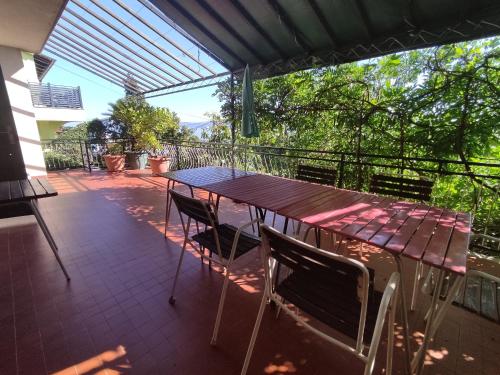 Very big cheap apartment for big families very close to Sea, 3Air-Conditiners