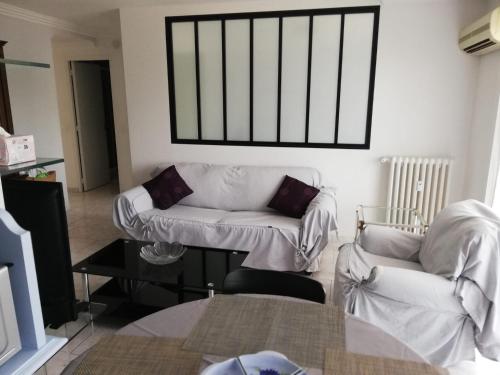 3-room apartment near old Antibes, sea view, 54m2, 3 pieces photo 11