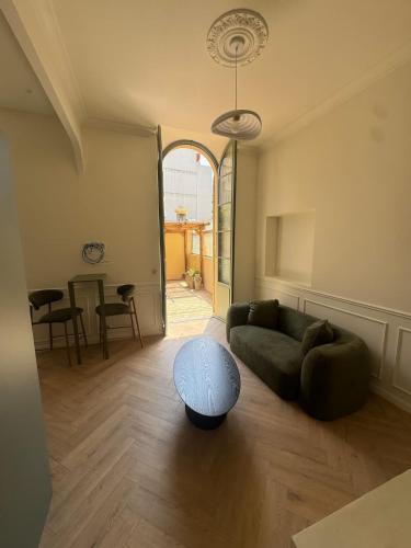 Magnifique studio avec grande terrasse