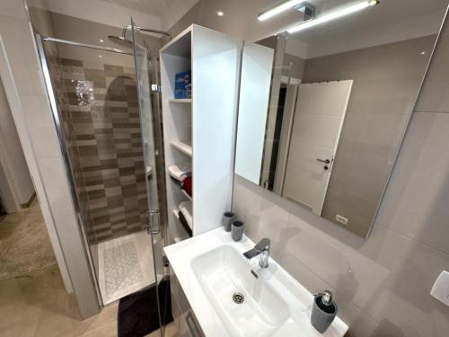 M&G Apartment Garden Apartment Kaštel Stari near Split