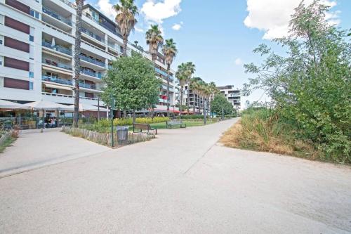 Beautiful Port Marianne Apt, Private Parking, 4 people