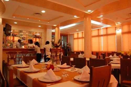 Εστιατόριο ή άλλο μέρος για φαγητό στο Hotel Fleur De Lys Almadies