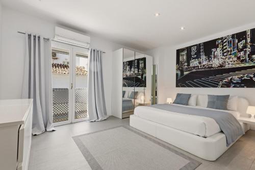 Modern Frontline Puerto Banus Apartment M2