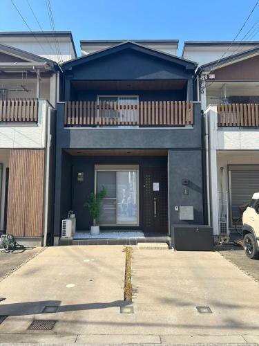 Nikyo Shion Residence Two parking spaces 4 bedrooms 7 minutes to Kujo Station 4 rooms, 2 bathrooms, private building