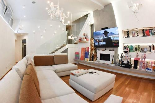 Milan Luxury Loft with Sauna & Jacuzzi