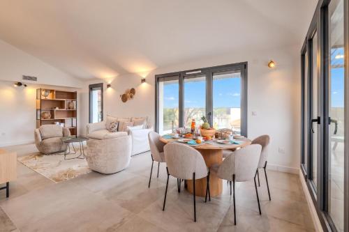 Apartment 3 bedrooms with Terrace - Happy Rentals