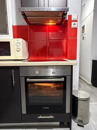 Kallisti Athens, 5 walk minutes from Metro